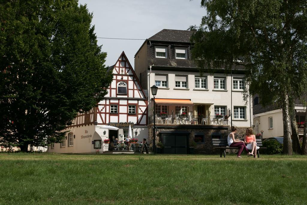 Alte Winzerschenke Hotel Bruttig-Fankel Exterior photo